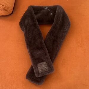 Love moschino fur scarf